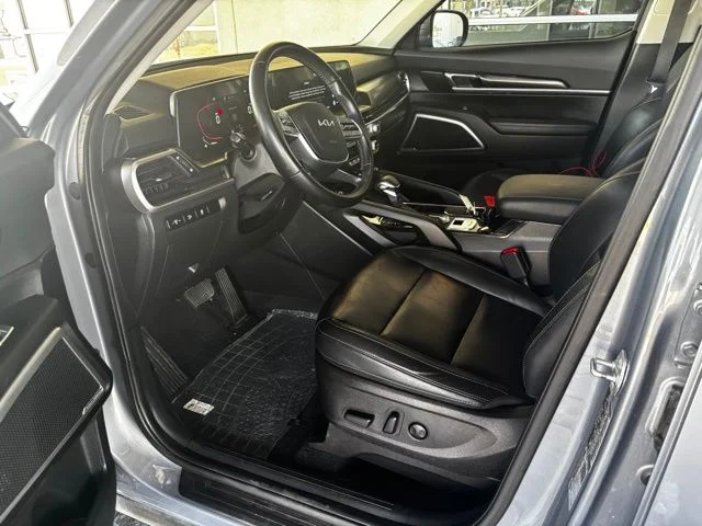 Used 2023 Silver Kia S image 9