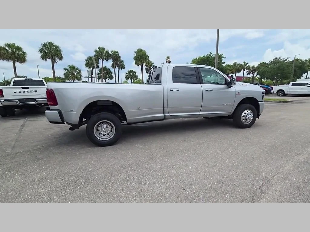 New 2026 Silver-Zynith Exterior Paint RAM Laramie image 24
