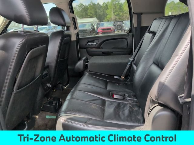 2010 Chevrolet Suburban LT - Photo 24