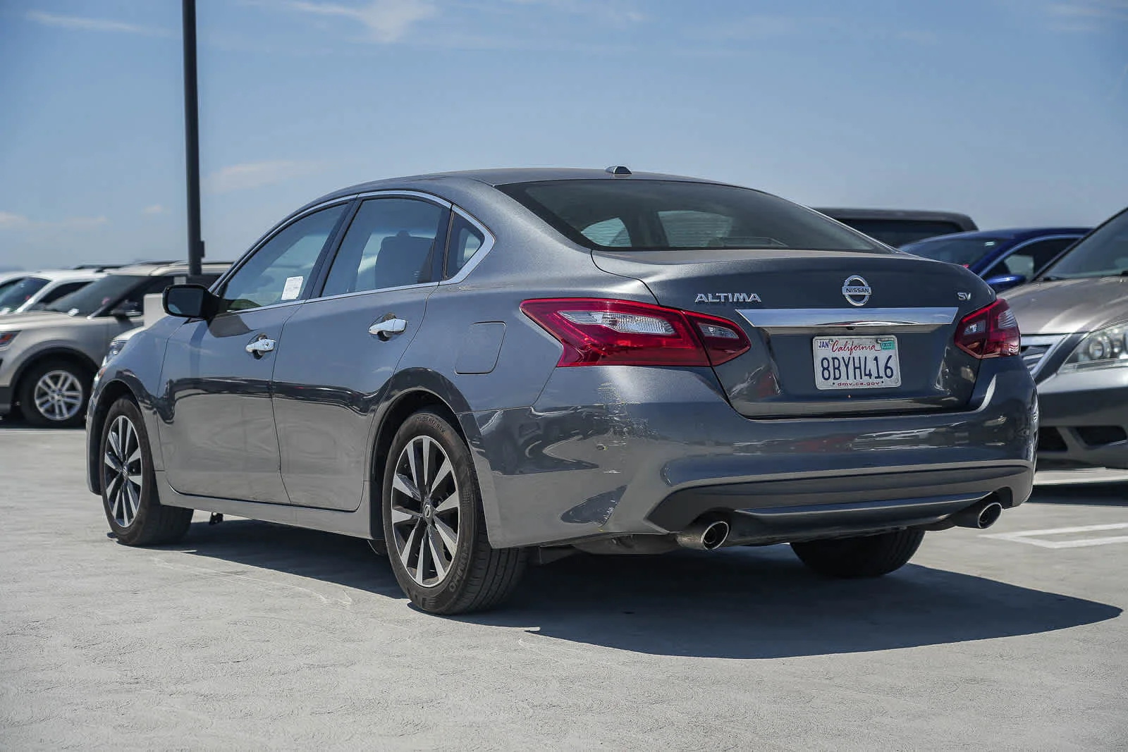 Used 2018 Gun Metallic Nissan 2.5 SV image 8