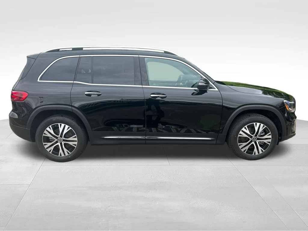 Used 2026 Black Mercedes-Benz GLB 250 image 6