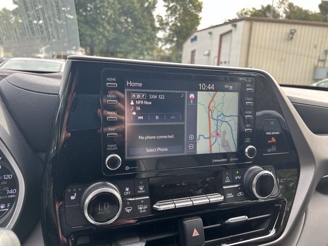 Used 2020 Gray Toyota XLE image 10