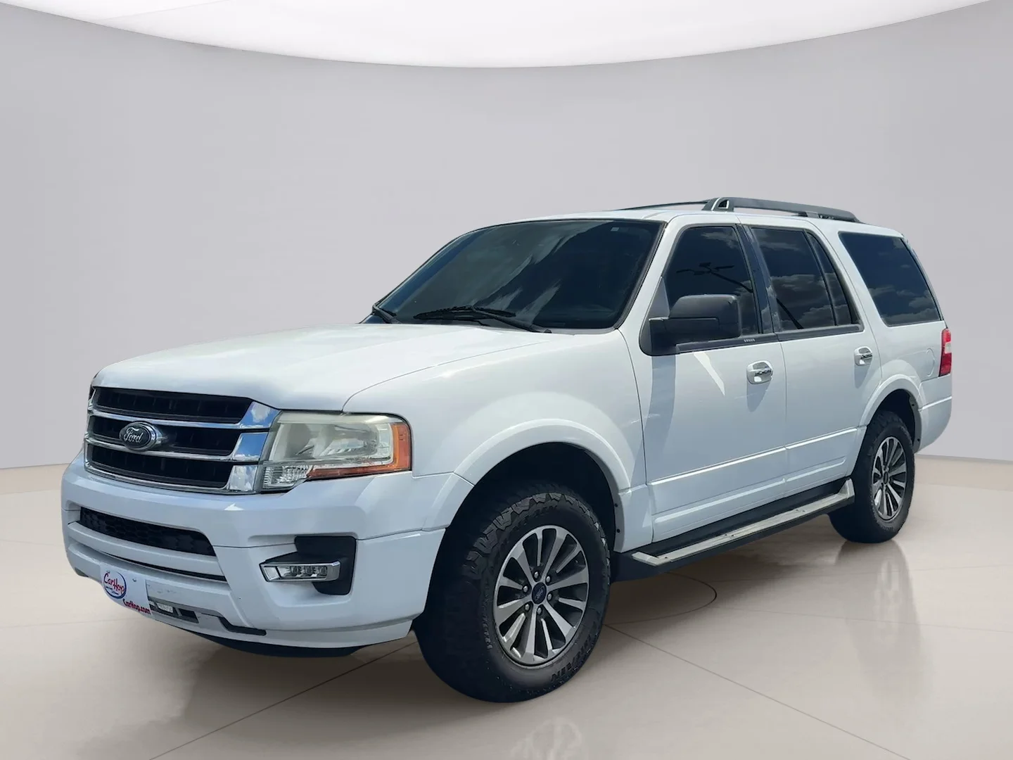 Used 2017 White Ford XLT image 1