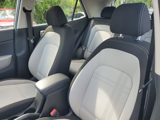 2023 Hyundai Venue SEL - Photo 11