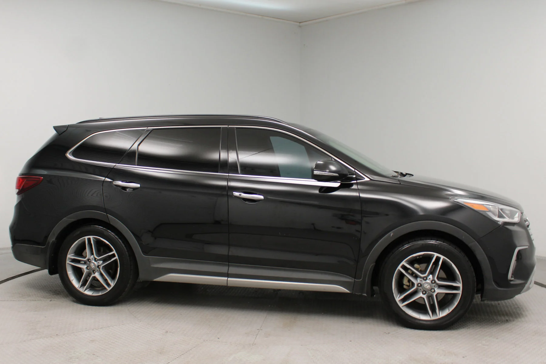 Used 2018 Becketts Black Hyundai Limited Ultimate 3.3L Auto image 29