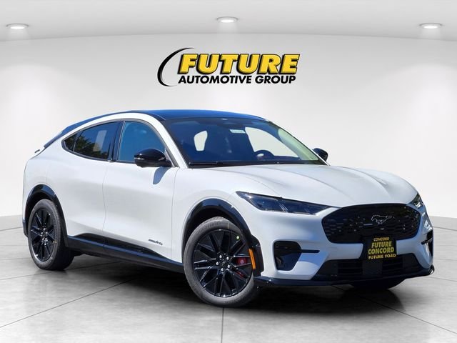 2025 Ford Mustang-Mach-e Premium's photo