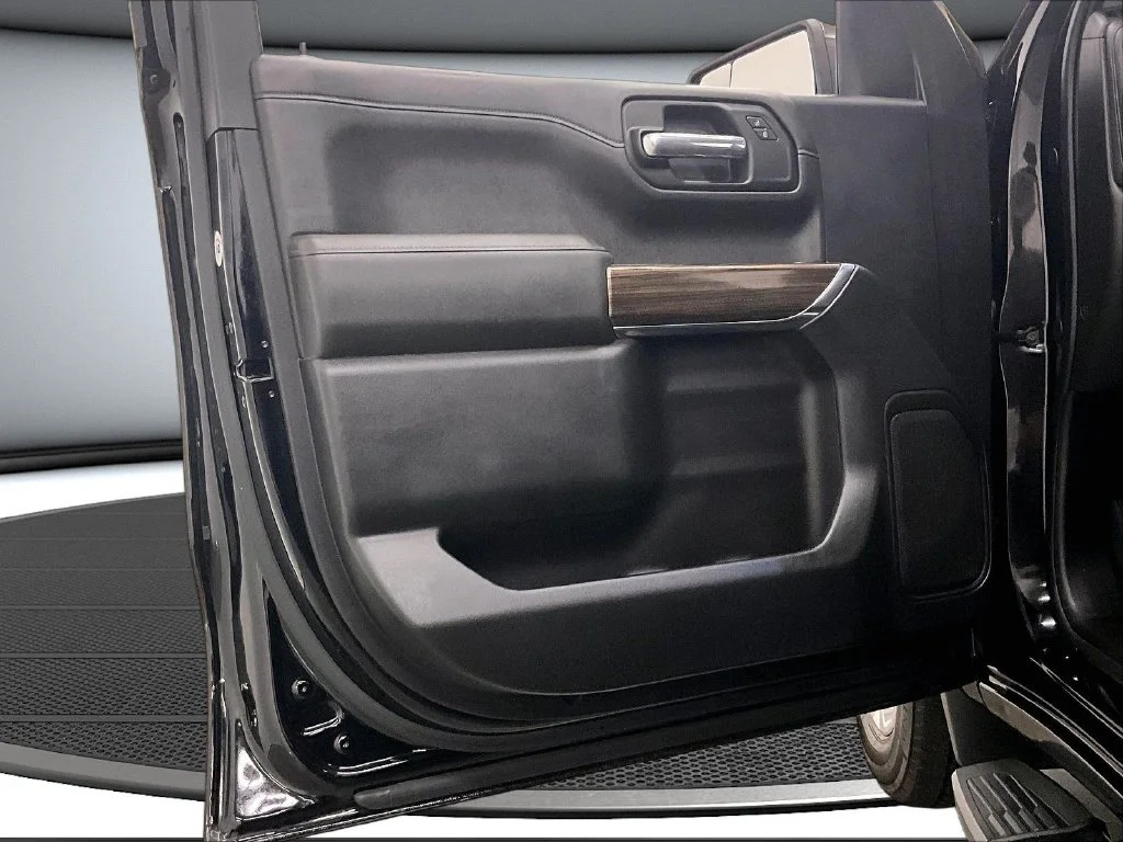 Used 2019 Black Chevrolet LT image 21