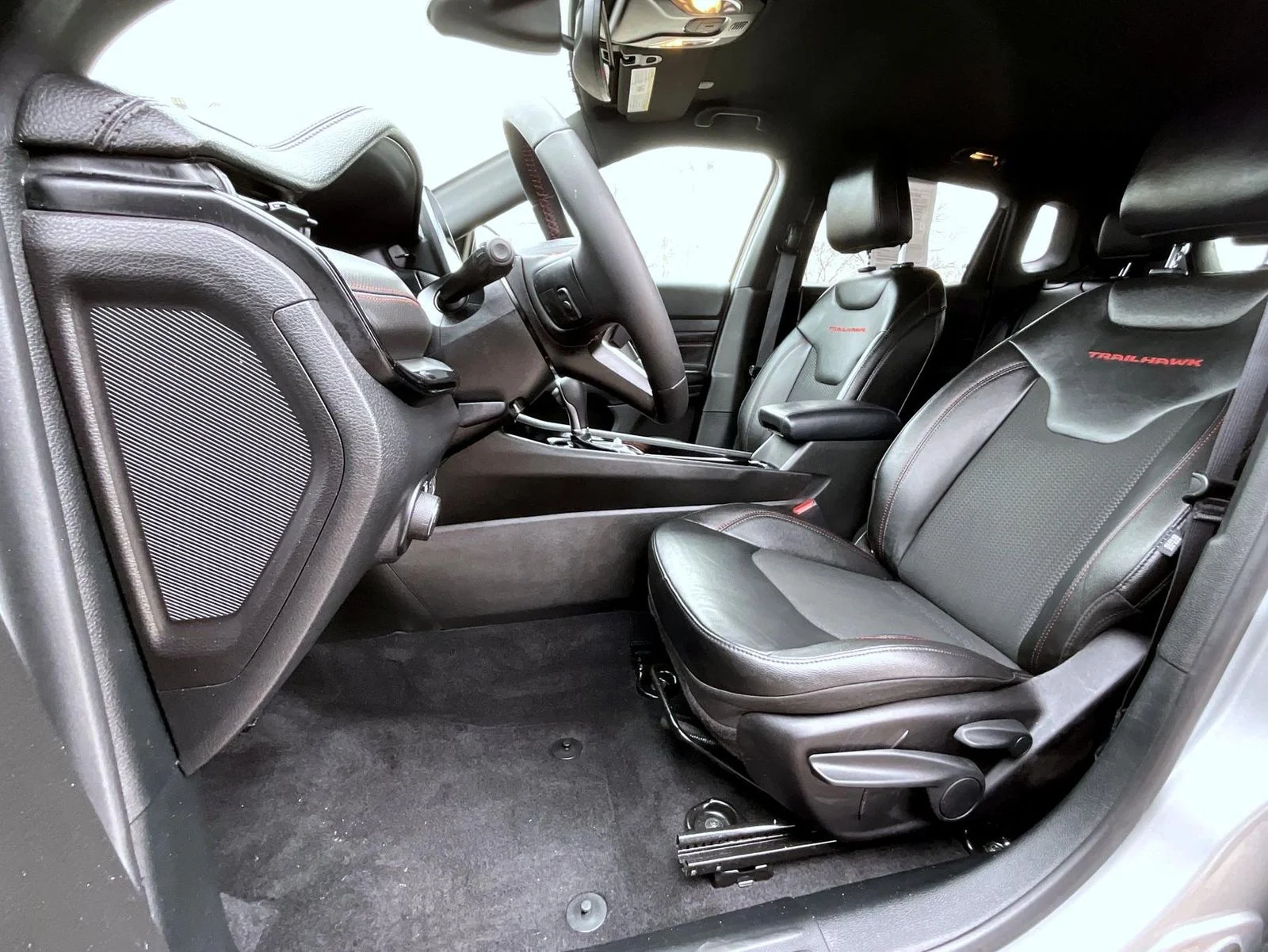 Used 2025 Silver Jeep Trailhawk image 11