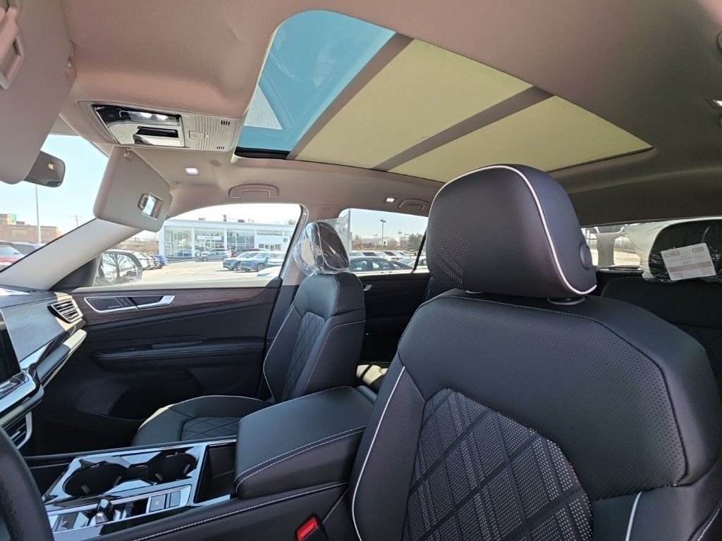 2026 Volkswagen Atlas SEL Premium R-Line - Photo 15