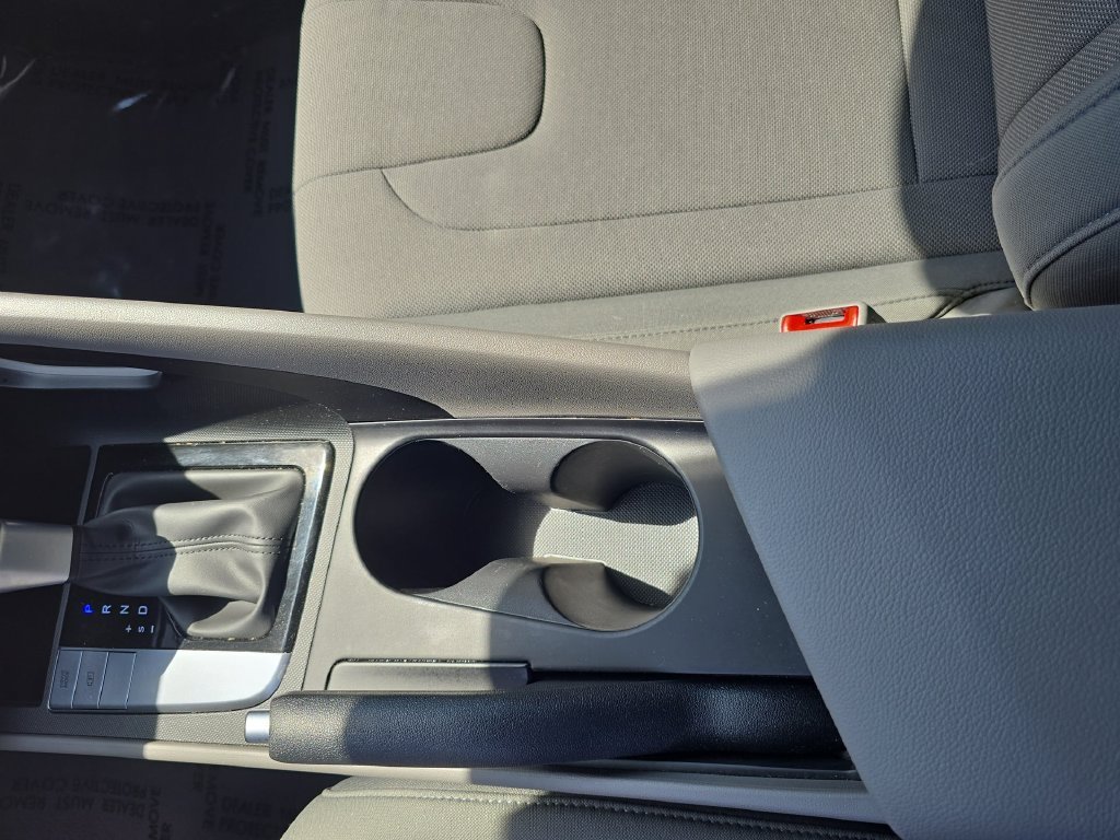 Certified Used 2025 White Hyundai SE image 22
