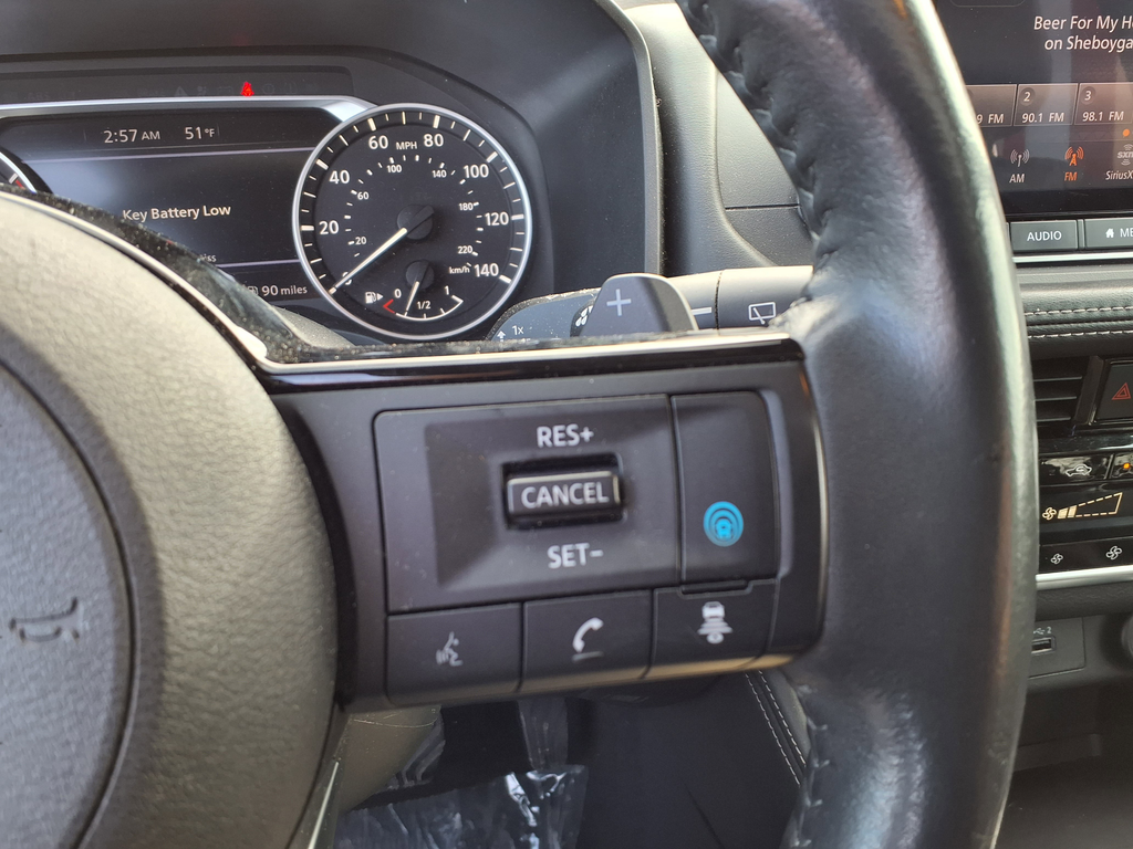 Used 2022 Pearl White Tricoat Nissan SL image 23