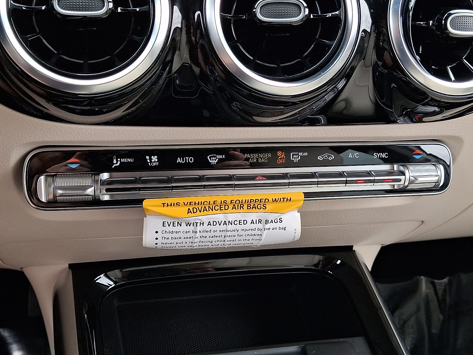 2025 Mercedes-Benz GLA GLA250 - Photo 15