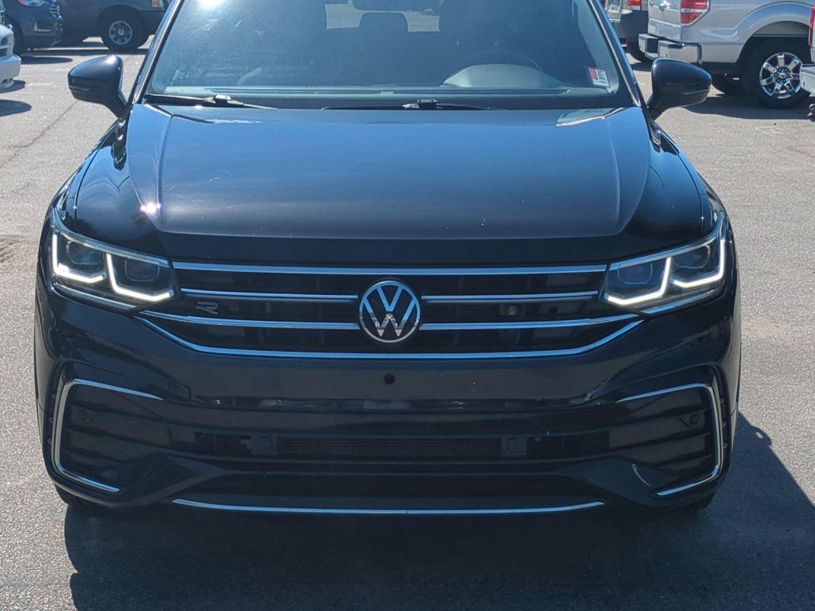 Used 2023  Volkswagen SEL R-Line image 13