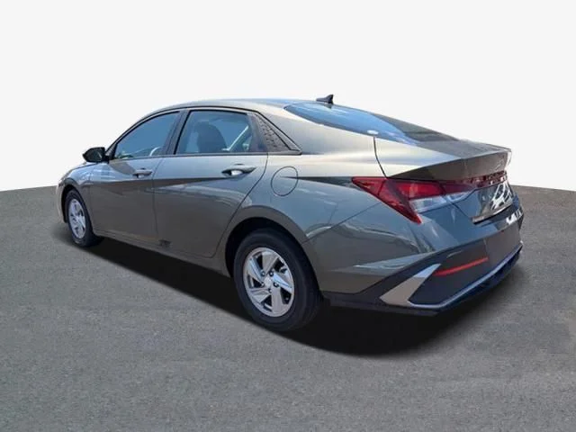 Used 2025 Gray Hyundai SE image 2