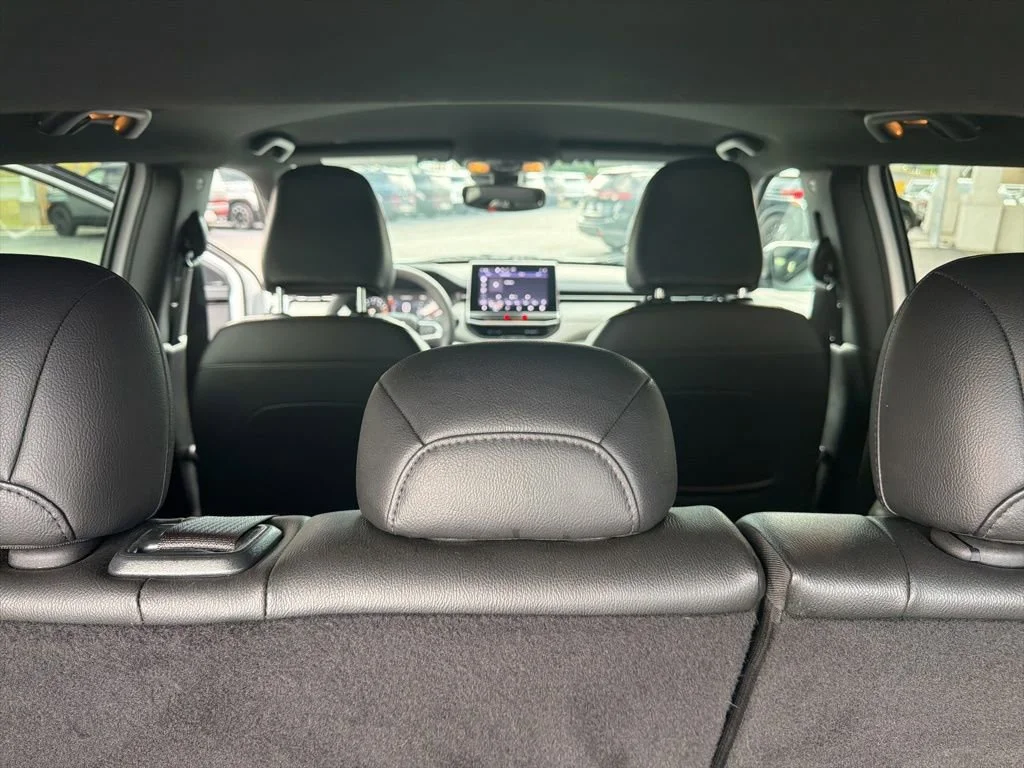 Used 2025 White Jeep Limited image 17