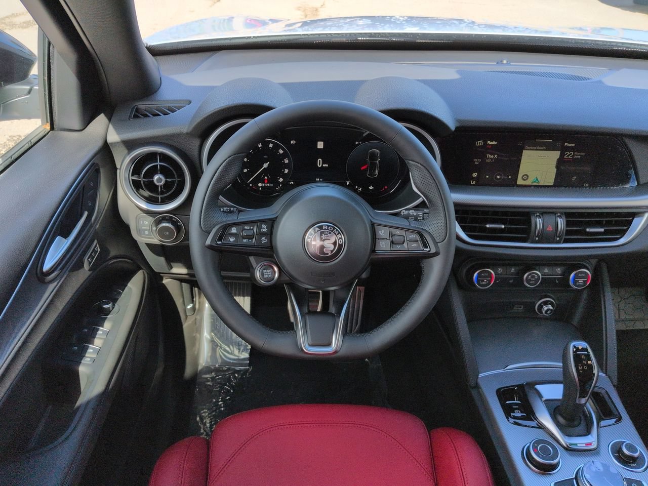 New 2026 Moonlight Gray Metallic Alfa Romeo  image 15
