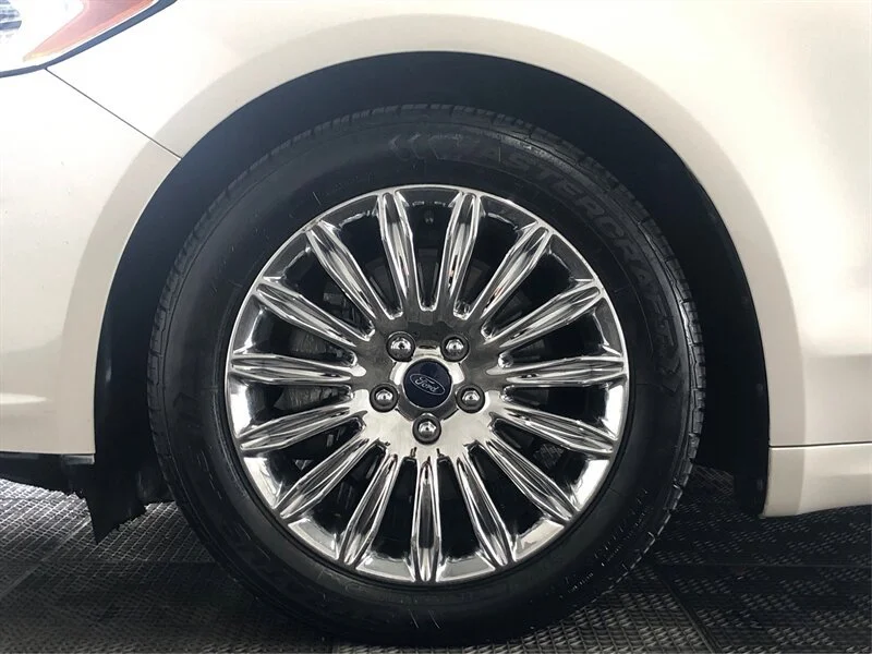 Used 2013 Oxford White Ford SE Hybrid image 17