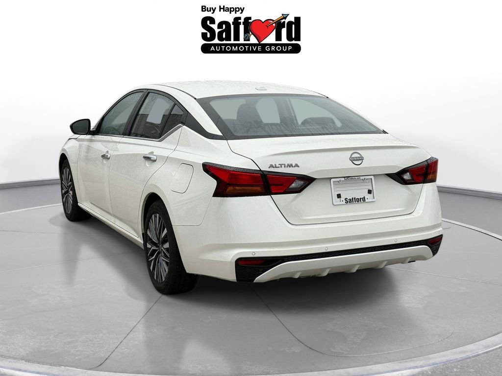 Used 2025 White Nissan 2.5 SV image 5