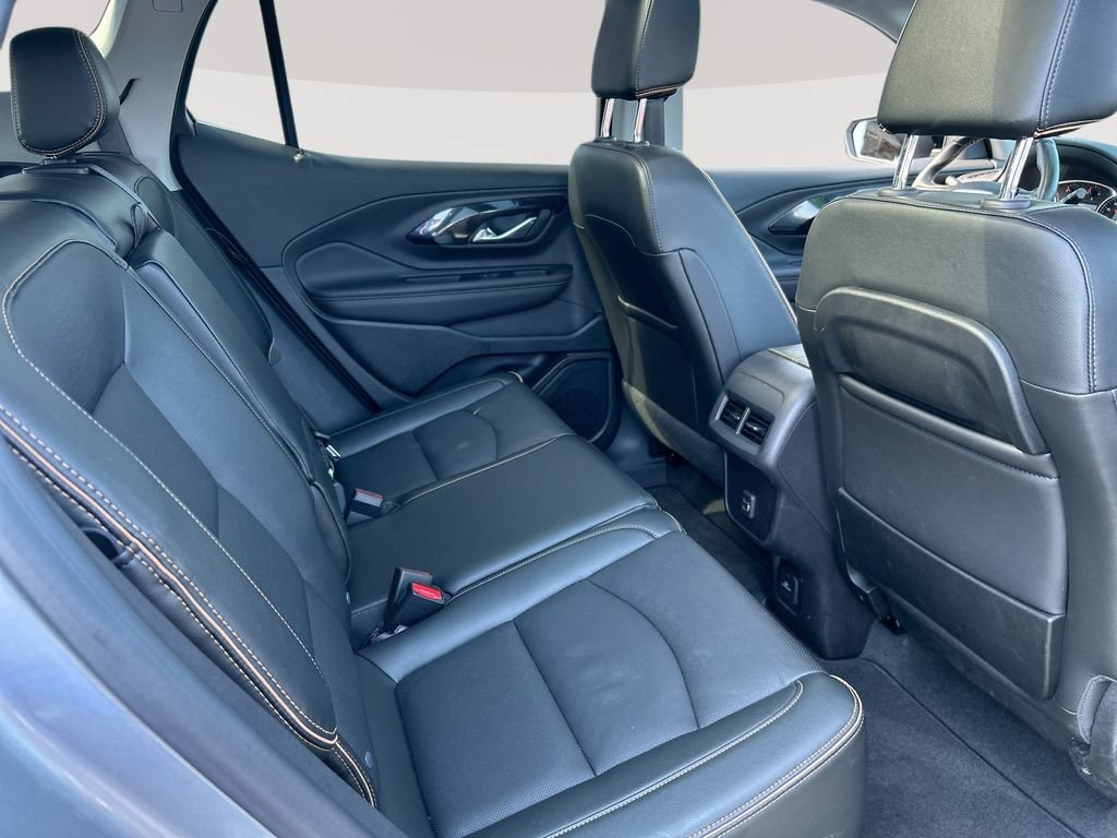 Used 2024 Sterling Metallic GMC AT4 image 29