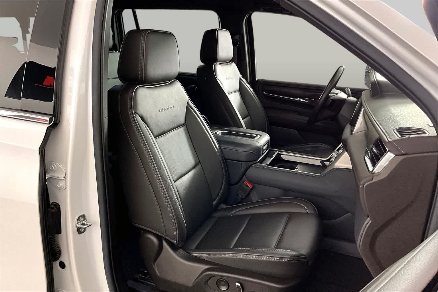 2022 GMC Yukon XL Denali - Photo 9