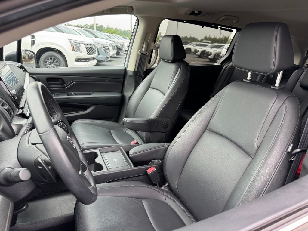 Used 2025 Black Honda EX-L image 3