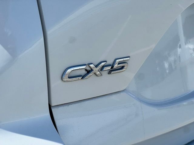 Used 2017 Snowflake White Pearl Mazda Sport image 23