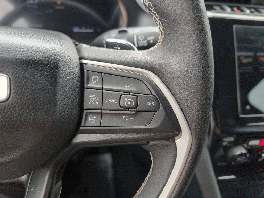 Used 2023 Black Jeep Altitude image 15