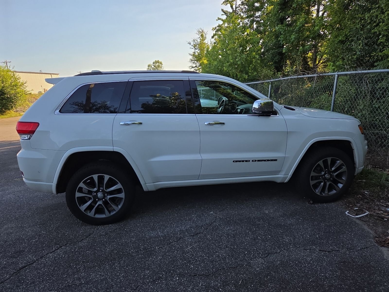 Used 2018 Bright White Clearcoat Jeep Overland image 6