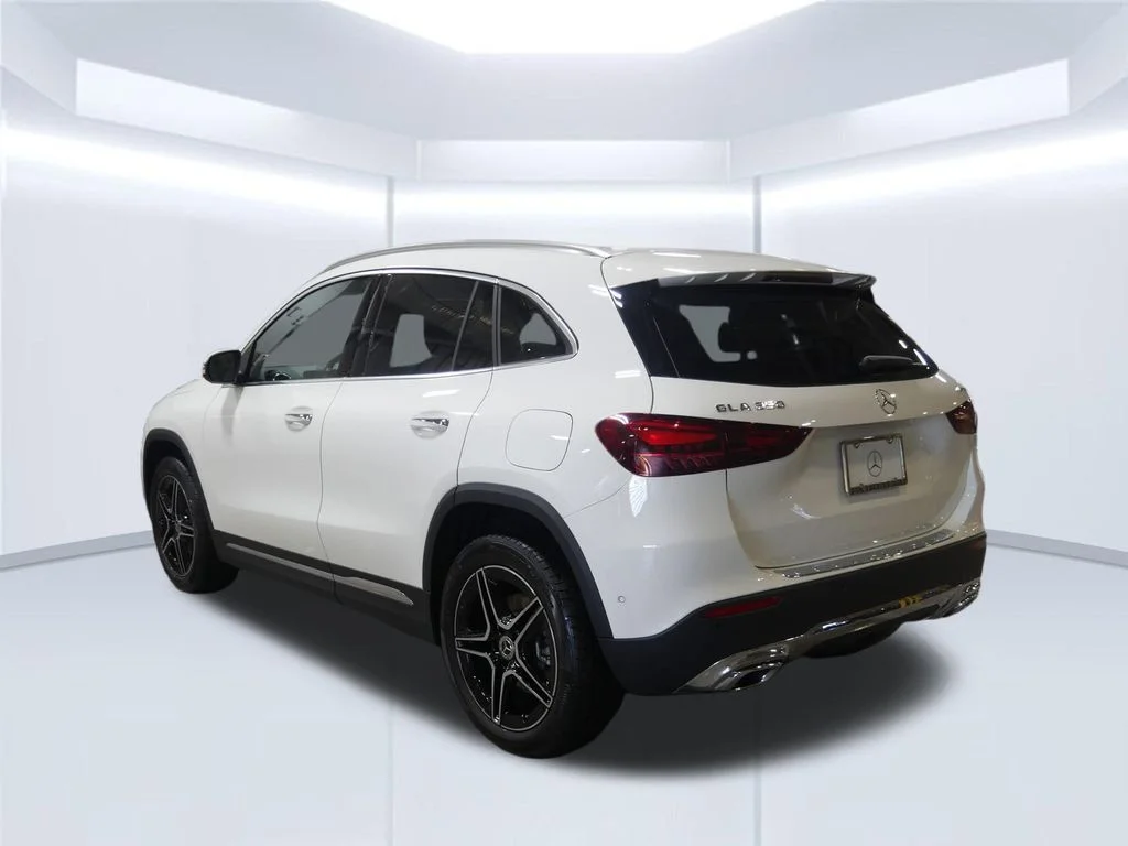 New 2026 Polar White Mercedes-Benz GLA 250 image 44