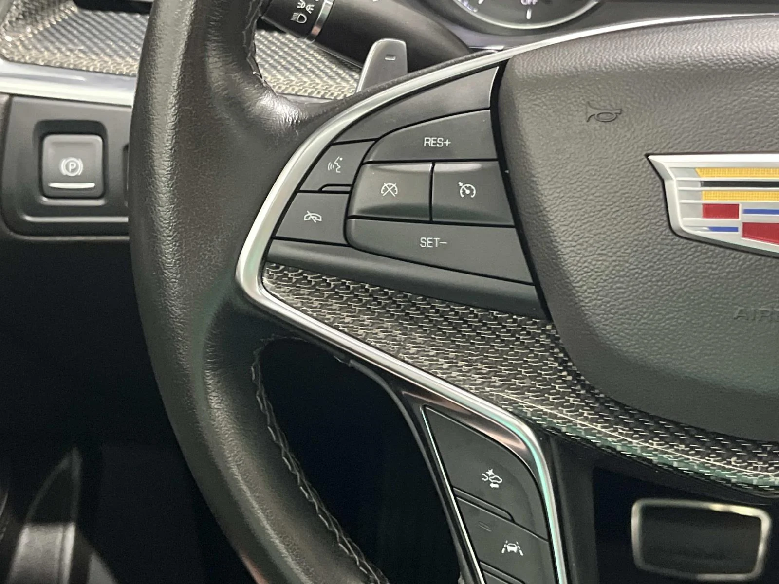 Used 2022 CRYSTAL WHITE TRICOAT Cadillac AWD Sport image 18