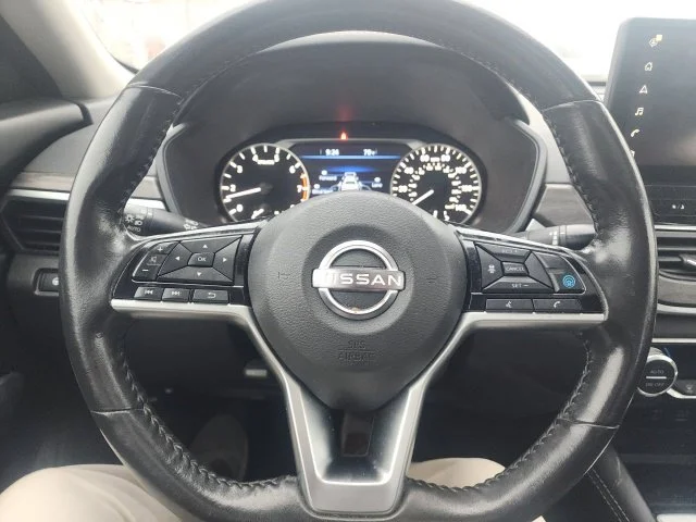 Used 2023 Red Nissan 2.5 SL image 11