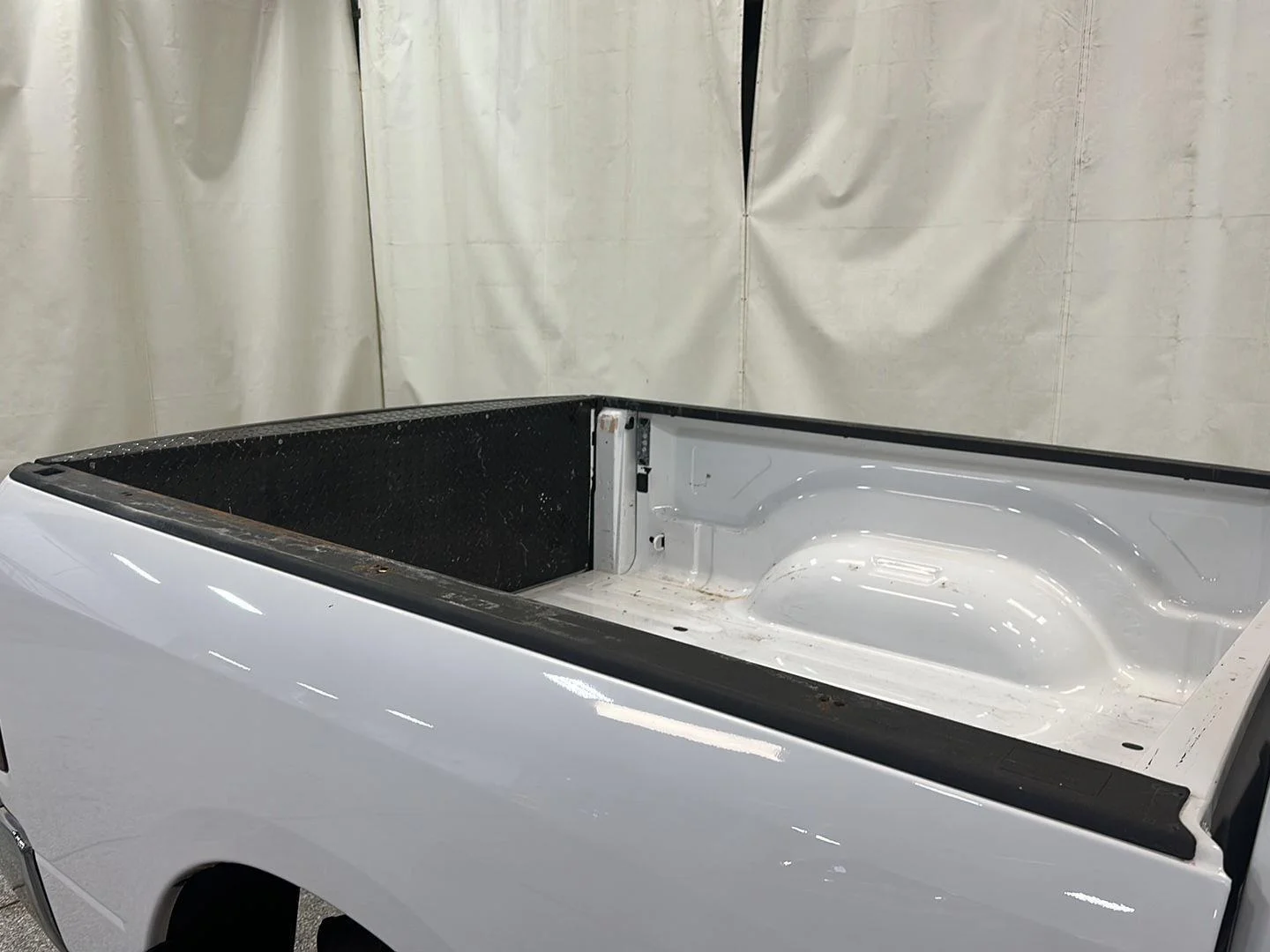 Used 2018 Bright White Clearcoat Ram Big Horn image 15