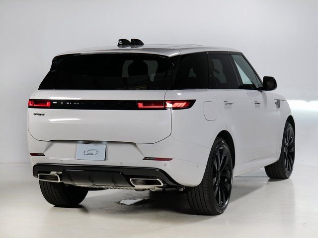 New 2026 Borasco Grey Land Rover Dynamic SE image 2
