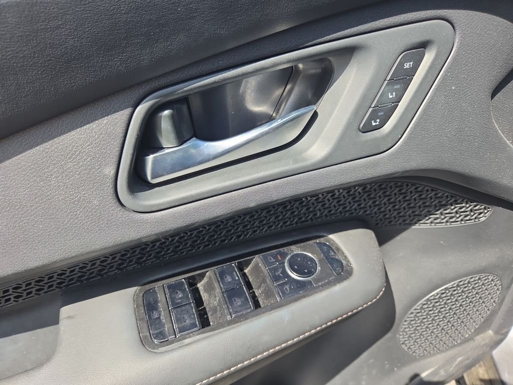 Used 2024 Gray Nissan ENGAGE image 11