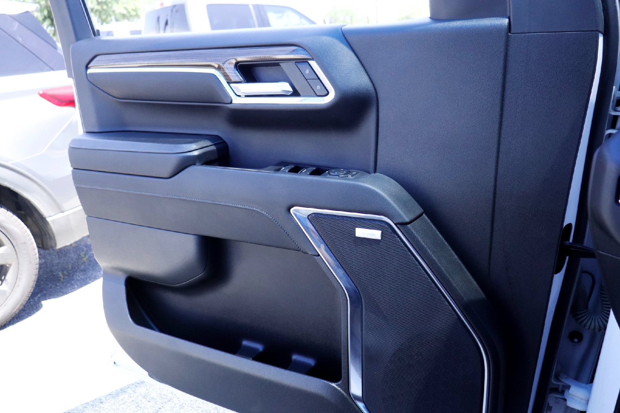 Used 2024 Summit White Chevrolet LT Trail Boss image 18