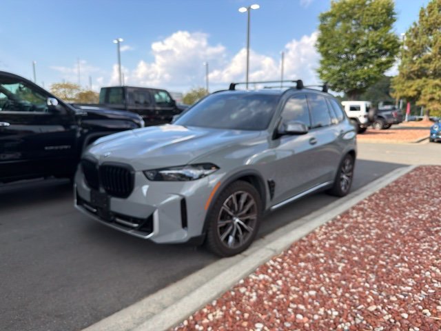 Used 2025  BMW xDrive40i image 3