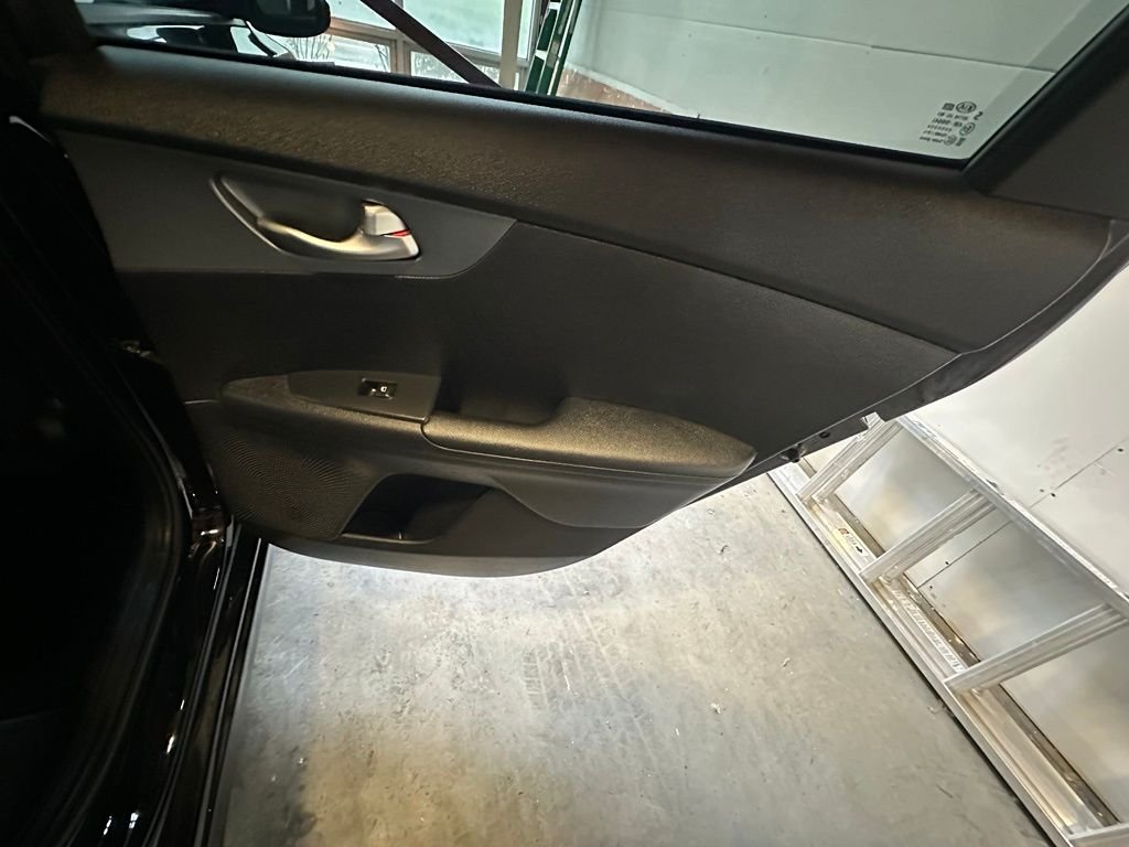 Used 2021 Black Kia LXS image 32