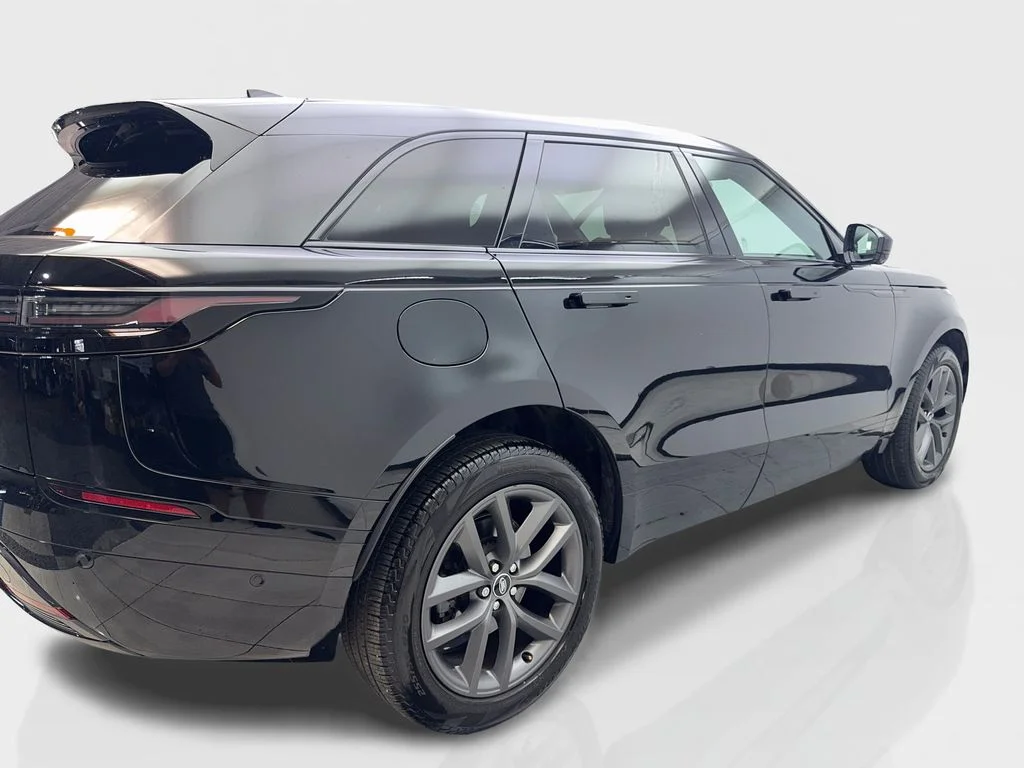 Used 2026 Black Land Rover Dynamic SE image 14