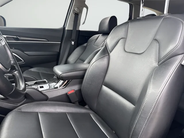 Used 2023 Silver Kia LX image 20