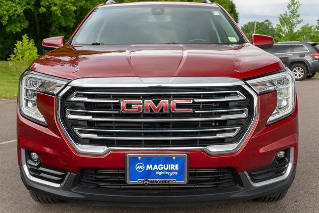 Used 2022 Red GMC SLT image 3