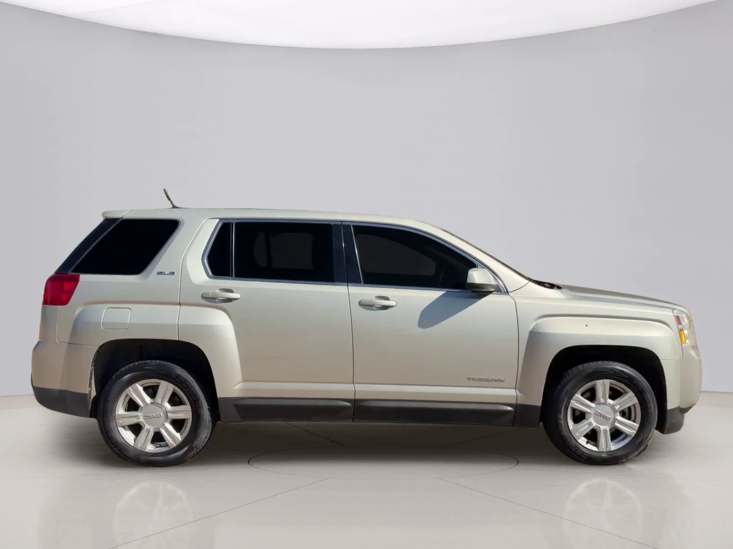 Used 2015 Gold Gmc SLE1 image 6