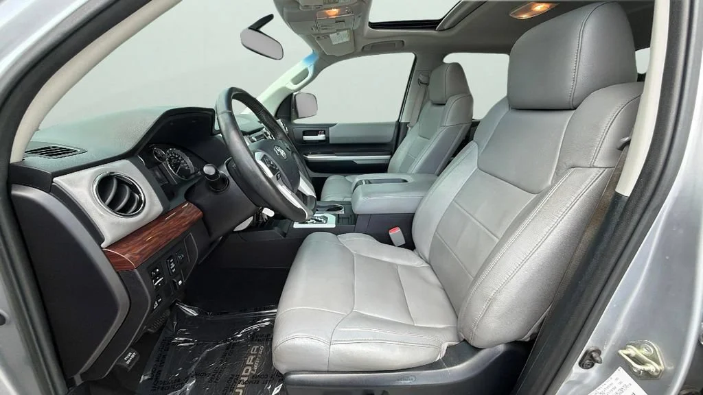 Used 2014  Toyota LTD image 17