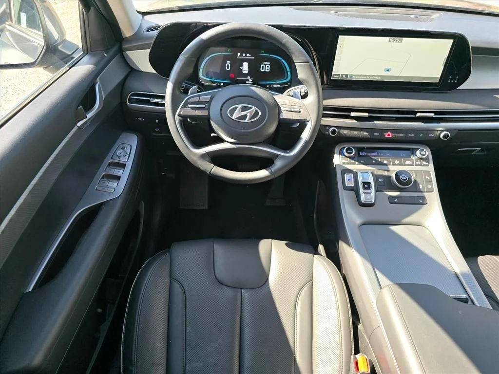 Used 2025 Gray Hyundai SEL image 3