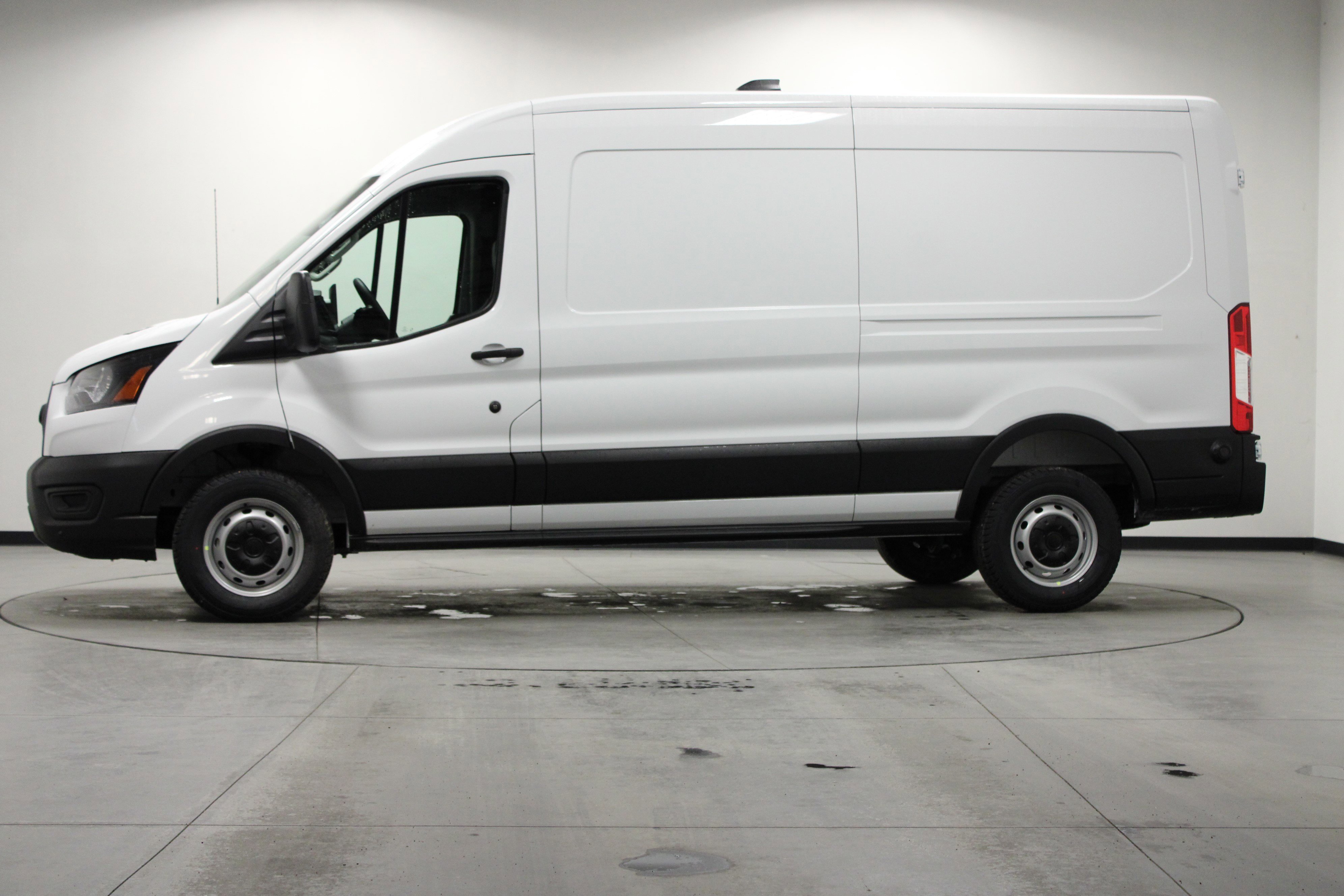 New 2026 Oxford White Ford  image 7