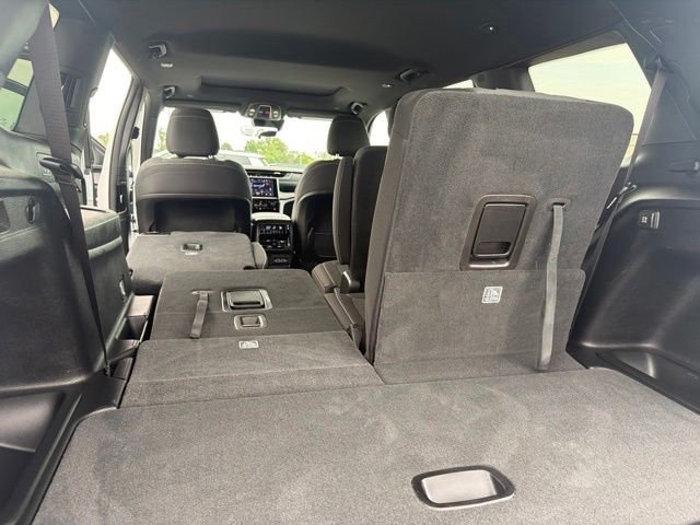 Used 2025 White Jeep Laredo image 20