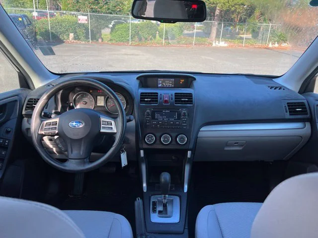 Used 2014 Satin White Pearl Subaru 2.5i Premium image 9