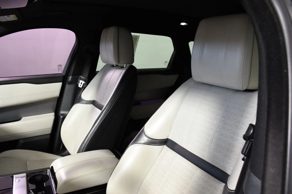 Used 2018 Santorini Black Land Rover HSE R-Dynamic image 17