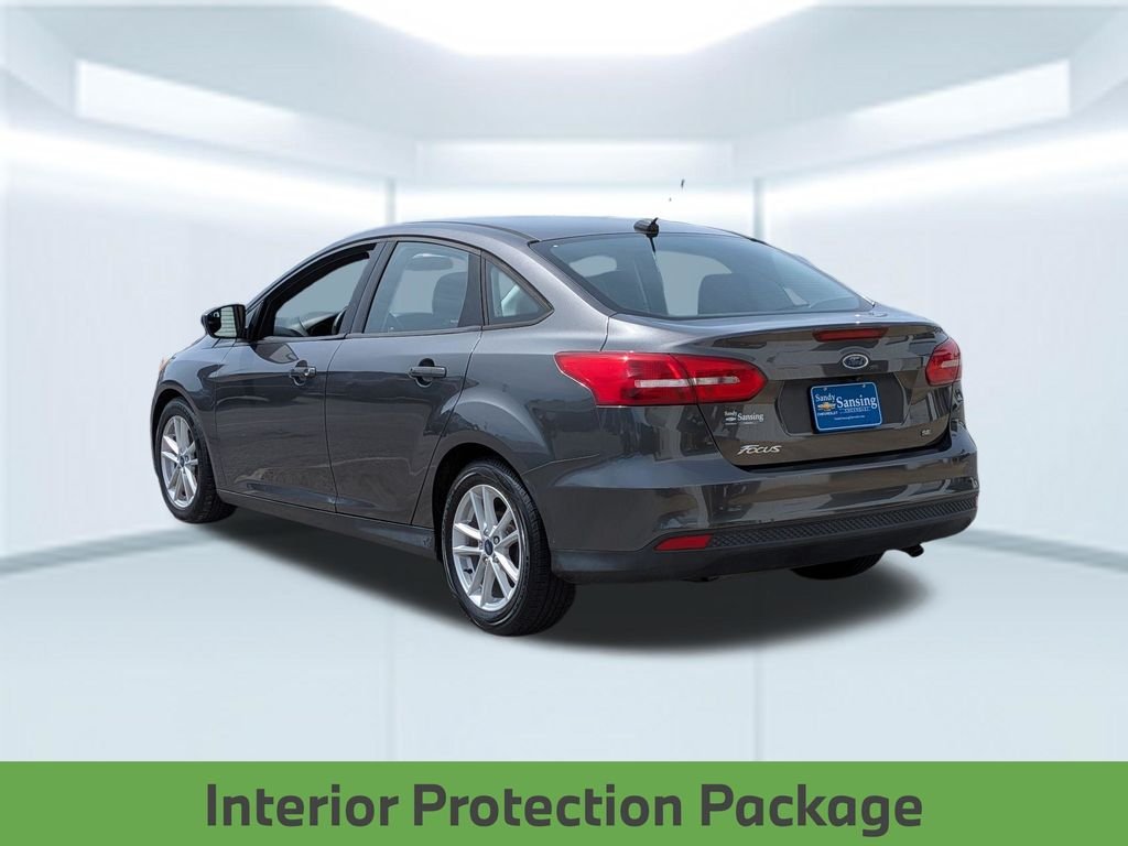Used 2018 Gray Ford SE image 4