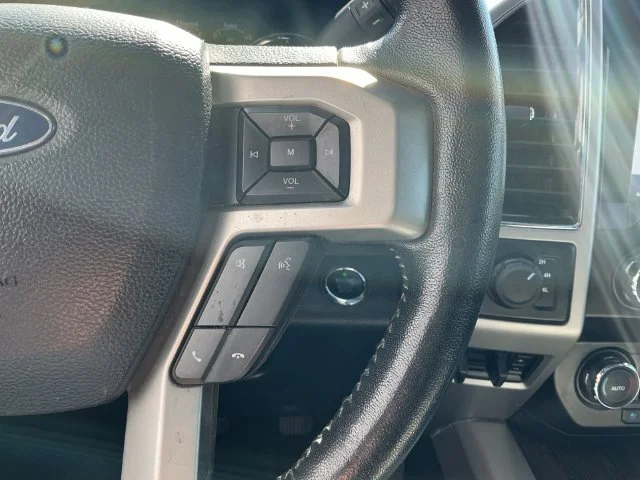 Used 2020 Oxford White Ford Lariat image 19
