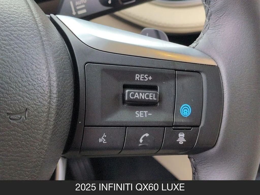 Used 2025 Silver INFINITI LUXE image 19